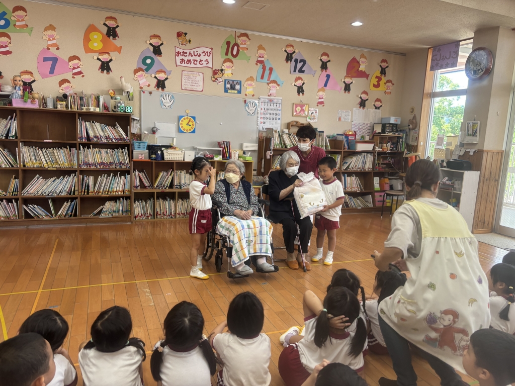 近隣の幼稚園訪問♪